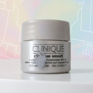 Clinique Smart Custom-Repair Moisturizer SPF 15 - Silver